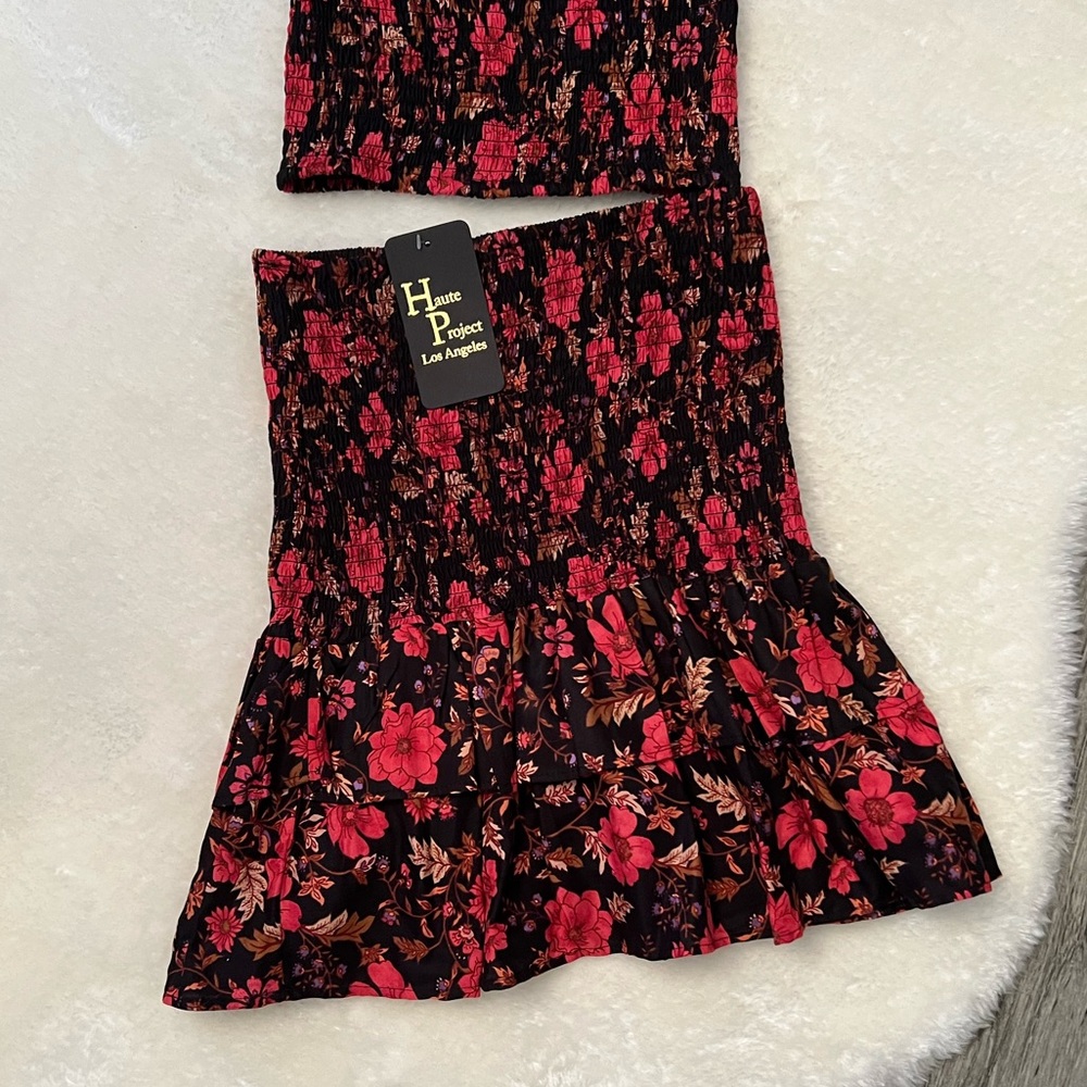 🌹Haute Project Los Angeles Top and Skirt Set - Picture 3 of 7